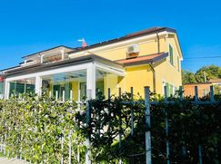 Casa Bi/Trifamiliare in Residenziale