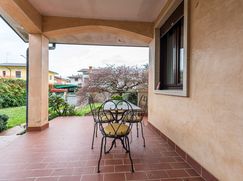 Casa Bi/Trifamiliare in Residenziale