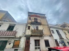 Casa Bi/Trifamiliare in Residenziale