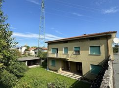 Casa Bi/Trifamiliare in Residenziale