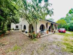 Casa Bi/Trifamiliare in Residenziale