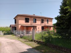 Casa Bi/Trifamiliare in Residenziale