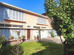 Casa Bi/Trifamiliare in Residenziale