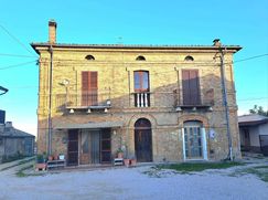 Casa Bi/Trifamiliare in Residenziale