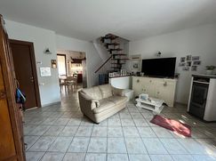 Casa Bi/Trifamiliare in Residenziale