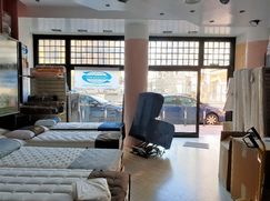 Negozio/Locale commerciale in Commerciale