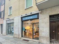 Negozio/Locale commerciale in Commerciale