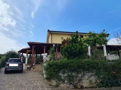 Casa Bi/Trifamiliare in Residenziale