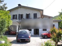 Casa Bi/Trifamiliare in Residenziale