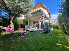 Casa Bi/Trifamiliare in Residenziale