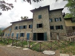 Casa Bi/Trifamiliare in Residenziale