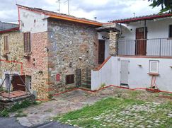 Casa Bi/Trifamiliare in Residenziale