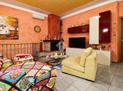 Casa Bi/Trifamiliare in Residenziale