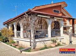 Casa Bi/Trifamiliare in Residenziale