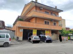 Negozio/Locale commerciale in Commerciale