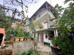 Casa Bi/Trifamiliare in Residenziale