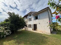 Casa Bi/Trifamiliare in Residenziale