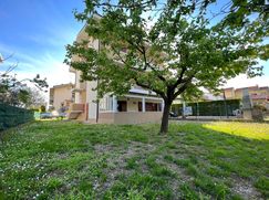 Casa Bi/Trifamiliare in Residenziale