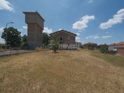 Casa Bi/Trifamiliare in Residenziale