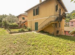Casa Bi/Trifamiliare in Residenziale