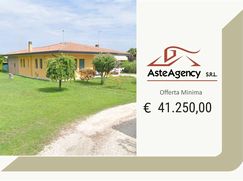 Casa Bi/Trifamiliare in Residenziale
