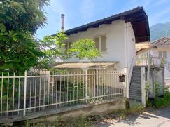 Casa Bi/Trifamiliare in Residenziale