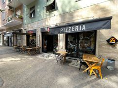Attività/Licenza (con o senza mura) in Commerciale