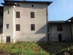 Casa Bi/Trifamiliare in Residenziale