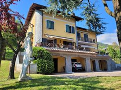 Casa Bi/Trifamiliare in Residenziale
