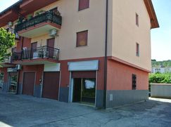 Negozio/Locale commerciale in Commerciale