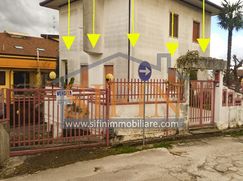 Casa Bi/Trifamiliare in Residenziale
