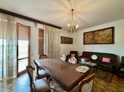 Casa Bi/Trifamiliare in Residenziale