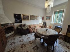 Casa Bi/Trifamiliare in Residenziale