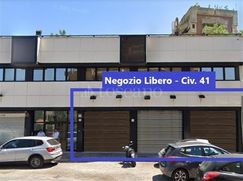 Negozio/Locale commerciale in Commerciale