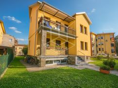 Casa Bi/Trifamiliare in Residenziale