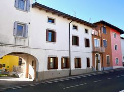 Casa Bi/Trifamiliare in Residenziale