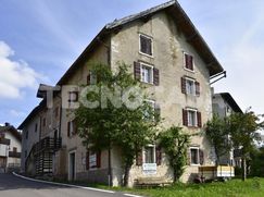 Casa Bi/Trifamiliare in Residenziale