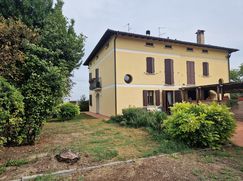 Casa Bi/Trifamiliare in Residenziale