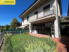 Casa Bi/Trifamiliare in Residenziale