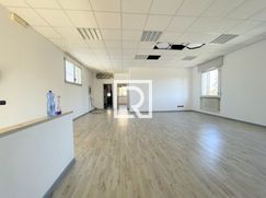 Ufficio in Commerciale