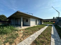 Casa Bi/Trifamiliare in Residenziale