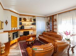 Casa Bi/Trifamiliare in Residenziale