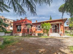 Casa Bi/Trifamiliare in Residenziale