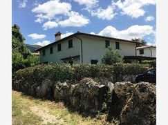 Casa Bi/Trifamiliare in Residenziale
