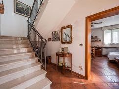 Casa Bi/Trifamiliare in Residenziale