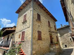 Casa Bi/Trifamiliare in Residenziale