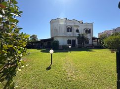 Casa Bi/Trifamiliare in Residenziale