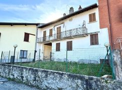 Casa Bi/Trifamiliare in Residenziale