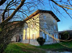 Casa Bi/Trifamiliare in Residenziale