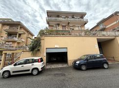 Negozio/Locale commerciale in Commerciale